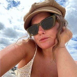 Meet your Posher, Caroline